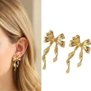 NEW! Chic Delicate Gold Bow Post Earrings